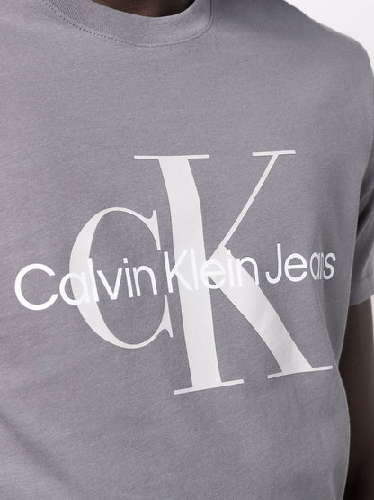 Calvin Klein T-shirt